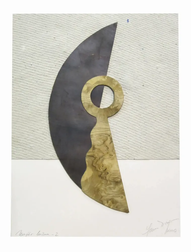 Artwork titled "Mujer luna-2" made with wood, copper, cardboard in the year 1997 by Juan Diego Miguel
