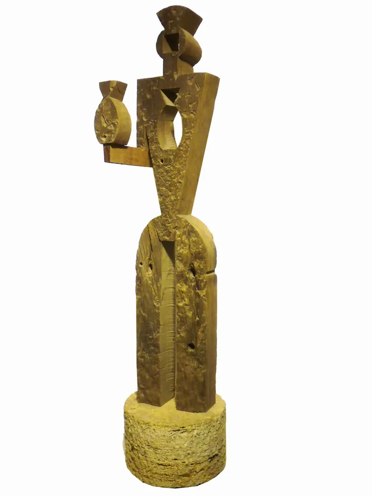 Artwork titled "Oferente" made with wood, travertine marble in the year 2000 by Juan Diego Miguel