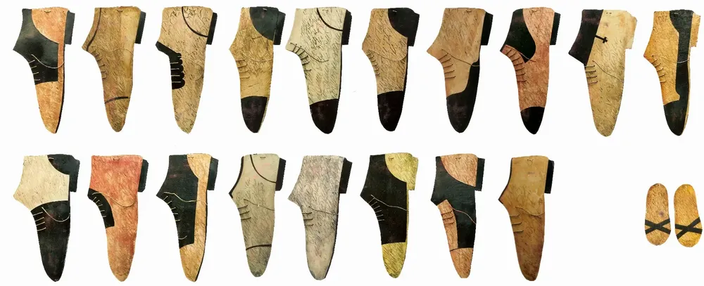Artwork titled "Zapatos" made with oil painting, slate stone in the year 1987 by Juan Diego Miguel