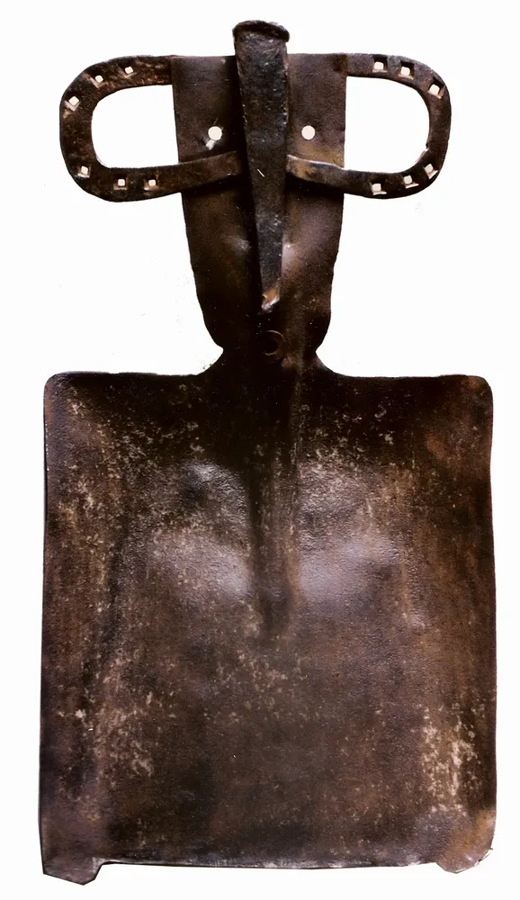 Artwork titled "Personaje-pala" made with iron in the year 1992 by Juan Diego Miguel
