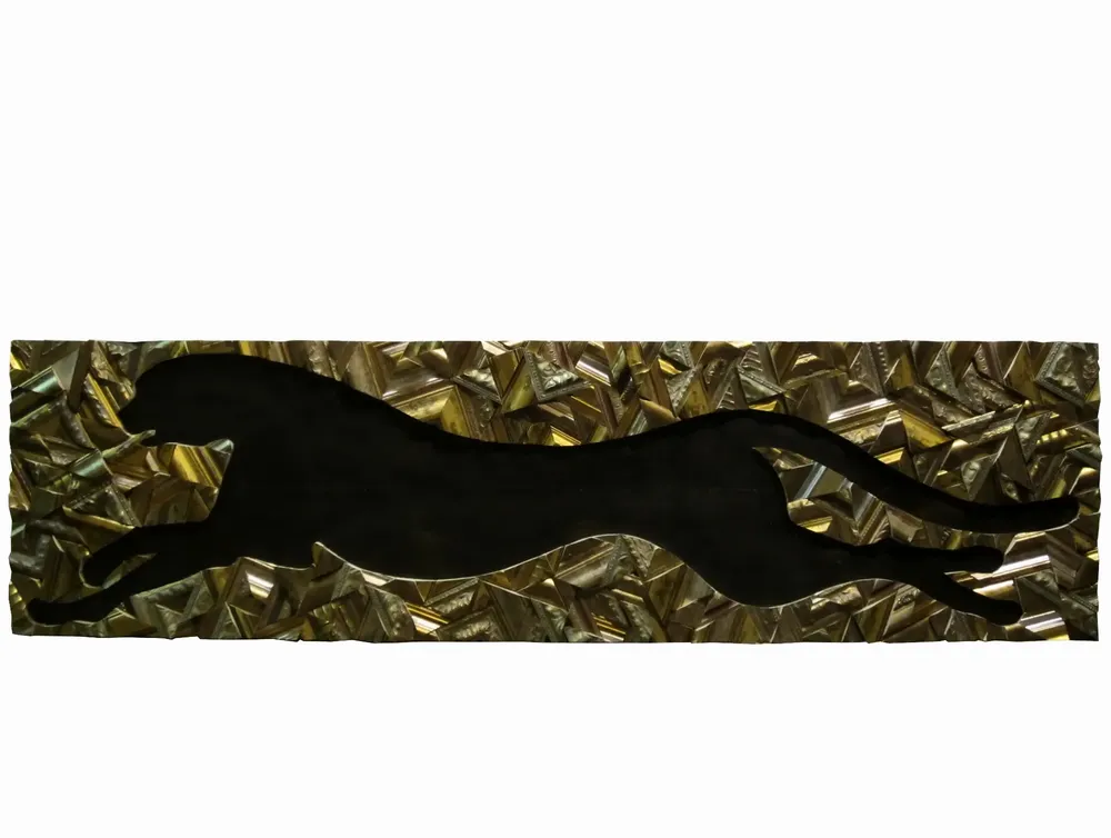 Artwork titled "Gato a contraluz" made with frames, brass in the year 2012 by Juan Diego Miguel