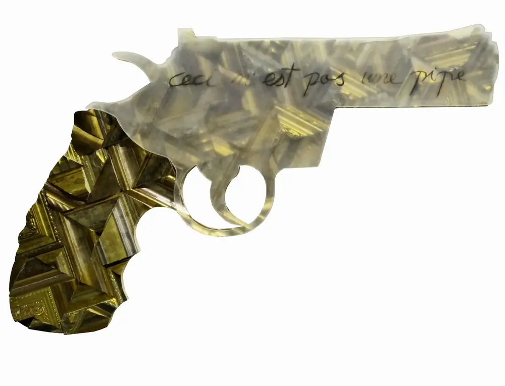 Artwork titled "Pistola" made with oil painting, methacrylate, frames in the year 2013 by Juan Diego Miguel