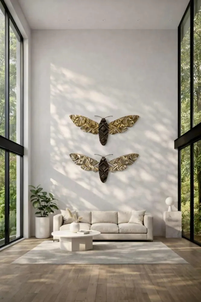 Artwork titled "Polilla plata" made with iron, frames in the year 2016 by Juan Diego Miguel