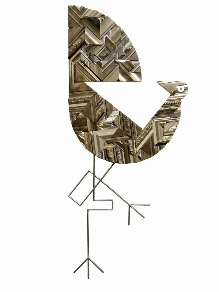 Artwork titled "Pajaro" made with frames, stainless steel in the year 2020 by Juan Diego Miguel