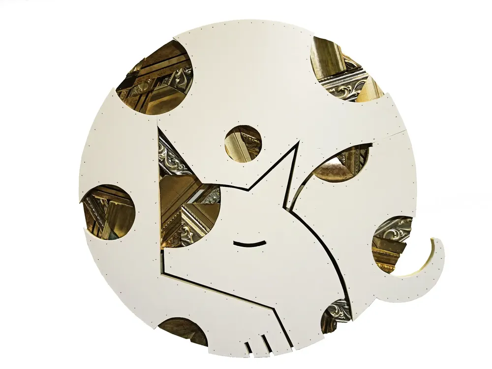 Artwork titled "Segunda siesta" made with frames, plastic in the year 2021 by Juan Diego Miguel
