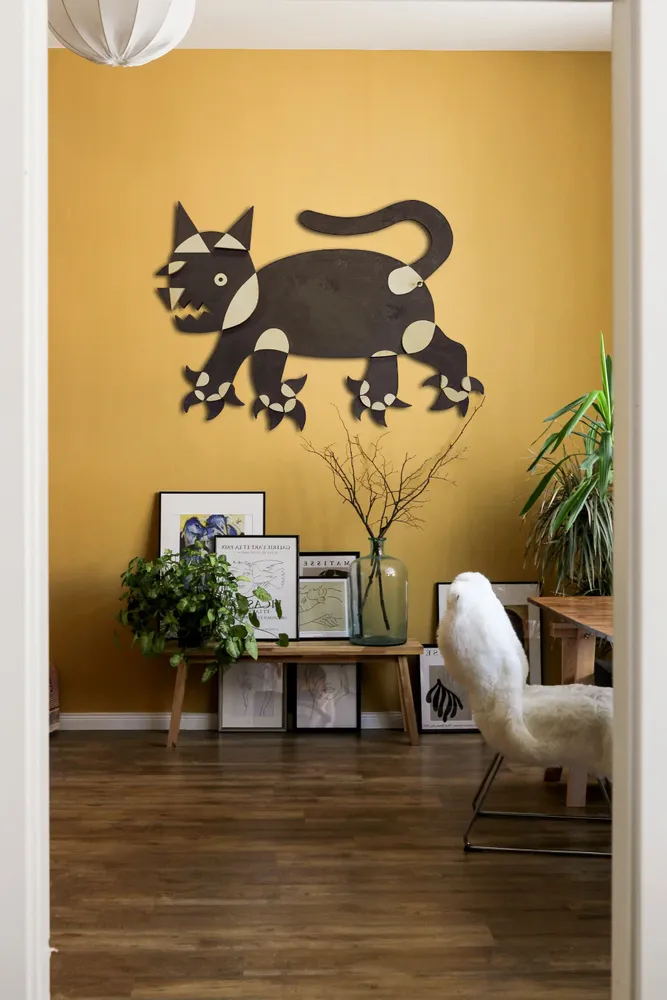 Artwork titled "Gato" made with synthetic enamelled paint, plywood in the year 2021 by Juan Diego Miguel