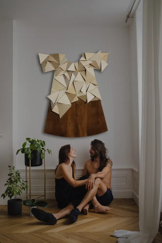 Artwork titled "Vestido arrugado" made with plywood in the year 2021 by Juan Diego Miguel