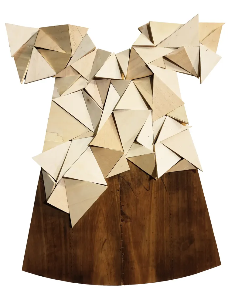 Artwork titled "Vestido arrugado" made with plywood in the year 2021 by Juan Diego Miguel