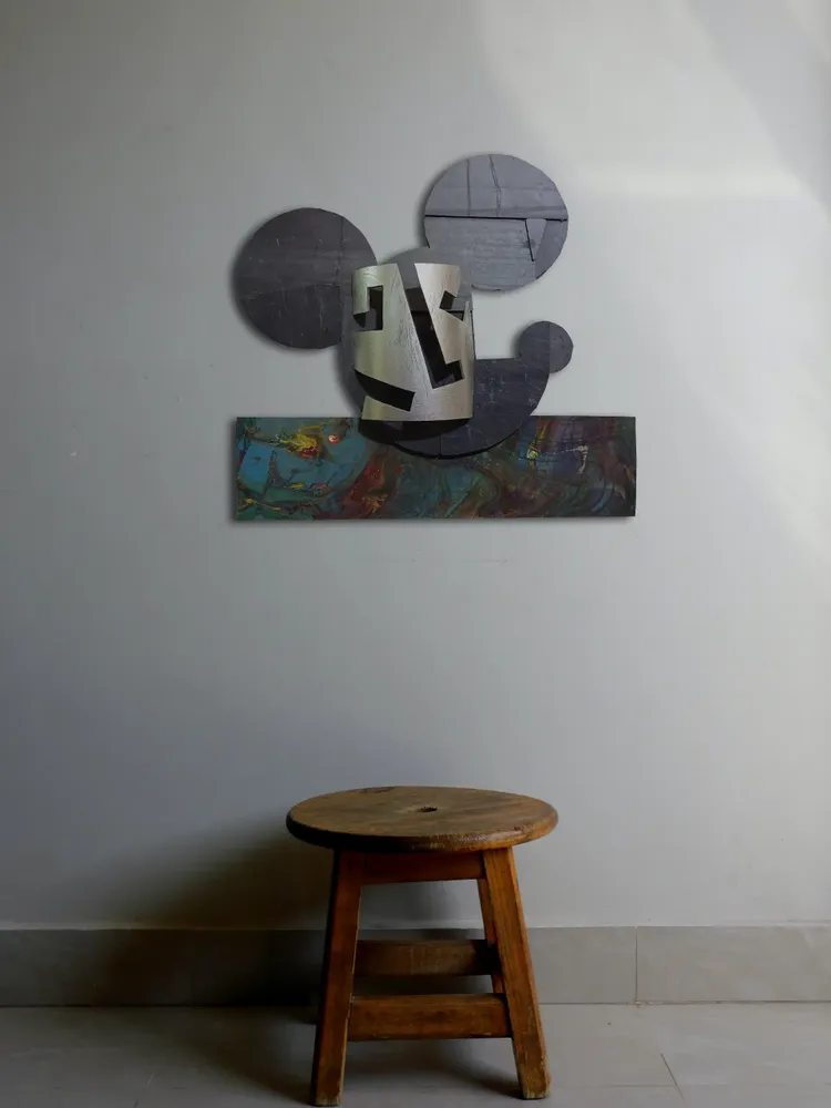 Artwork titled "Careta-Mickey" made with synthetic enamelled paint, mdf, plastic, slate stone in the year 2022 by Juan Diego Miguel