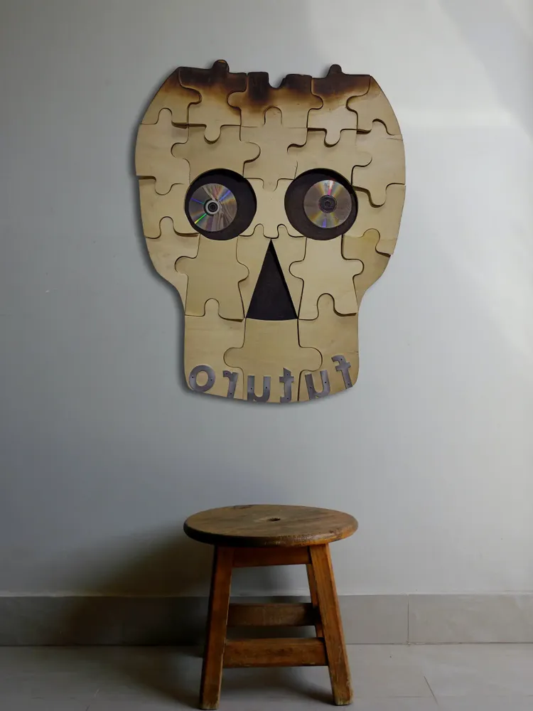 Artwork titled "Futuro" made with plywood, aluminum, vinyl, synthetic enamelled paint in the year 2020 by Juan Diego Miguel