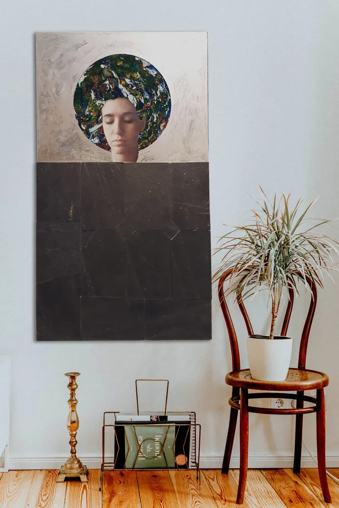 Artwork titled "Ines" made with synthetic enamelled paint, methacrylate, mdf, pyrography, slate stone in the year 2022 by Juan Diego Miguel