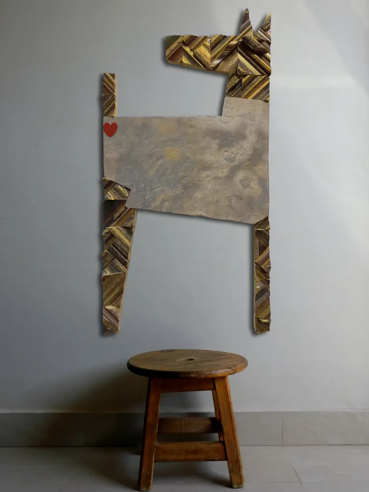 Artwork titled "Perro" made with frames, limestone in the year 2022 by Juan Diego Miguel