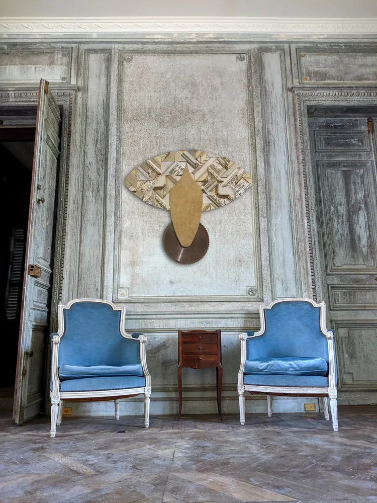 Artwork titled "Pamela" made with frames, iron, Stoneware in the year 2022 by Juan Diego Miguel