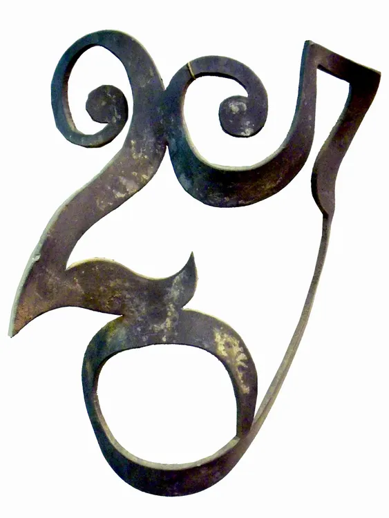 Artwork titled "Cabeza 256P" made with undefined in the year 1991 by Juan Diego Miguel