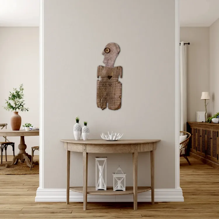 Artwork titled "Personaje-tabla" made with undefined in the year 1992 by Juan Diego Miguel
